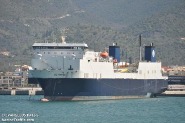 Momente grele pentru marinarii de pe nava Olympus: arestaţi, fără apă şi mâncare, cu gunoiul la nas
